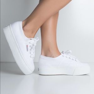 white platform supergas